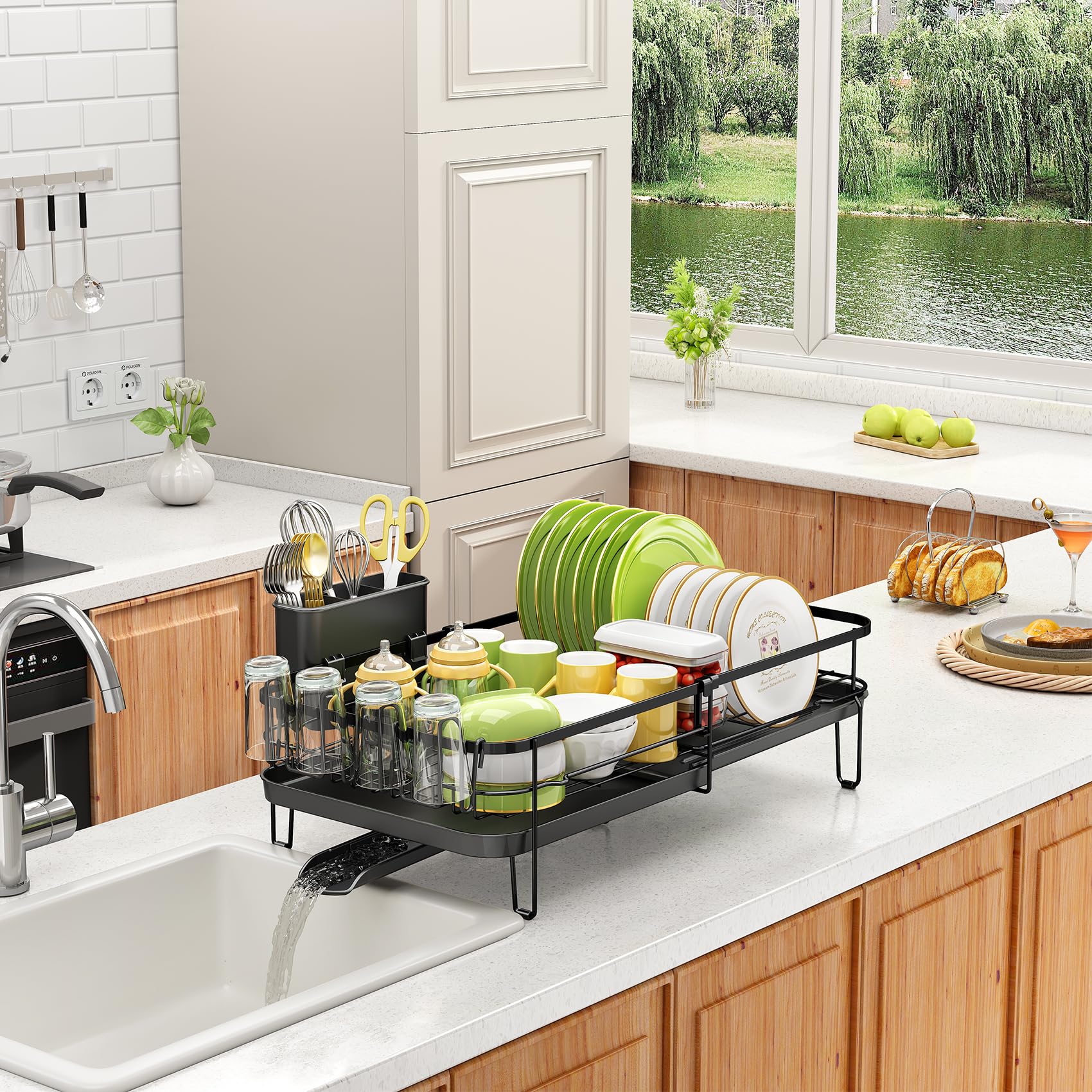 SNTD escurridor compacto en encimera, ideal para cocinas pequeñas.