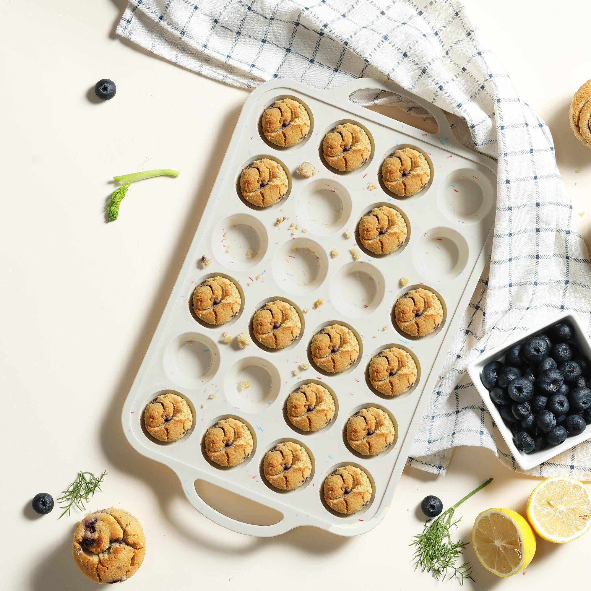 Socisen pan muffin hornea seguro a altas temperaturas.