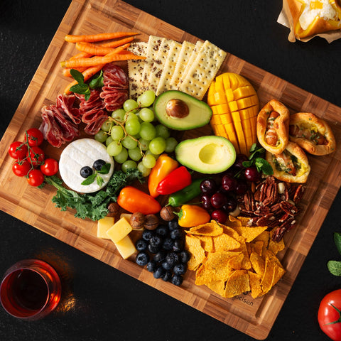 Uso versátil: carnes, verduras y quesos sobre la misma superficie