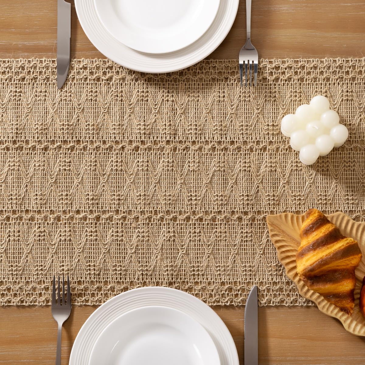 Socomi camino de mesa bohemio es duradero y fácil de lavar.