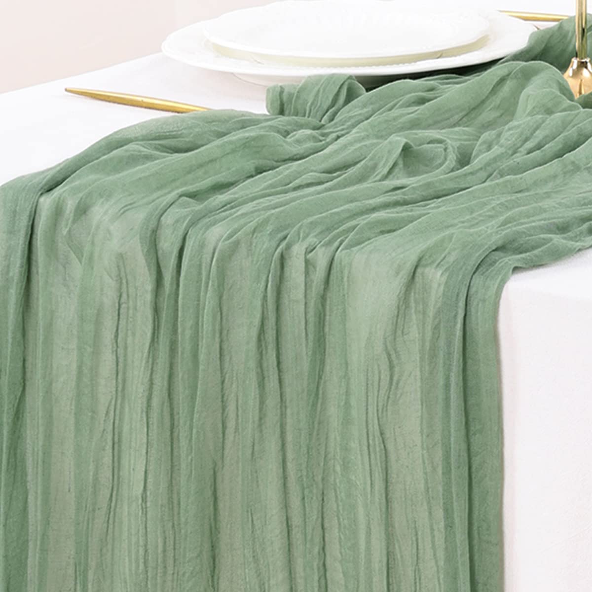 Socomi camino de mesa gasa verde salvia, perfecto para bodas y decoraciones elegantes.