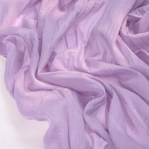 Socomi mantel gasa lavanda, detalle-textura-suave, resalta la calidez rústica en eventos.