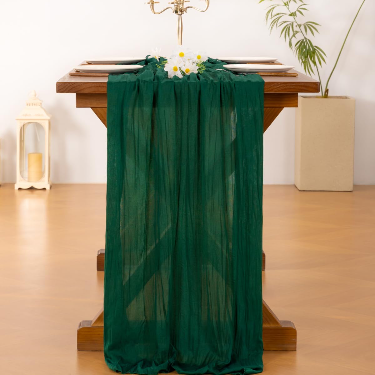 Socomi mantel gasa verde esmeralda, textura rústica que añade calidez a cualquier evento.