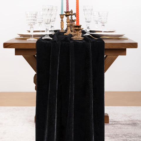 Mantel Socomi con bordes cosidos para mayor durabilidad y acabado pulido.