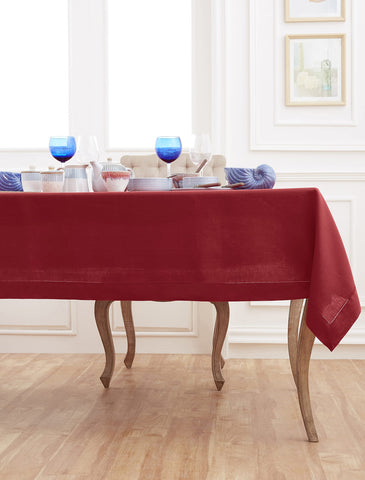 Mantel Solino Home para mesas rectangulares en tono rojo, toque sofisticado.