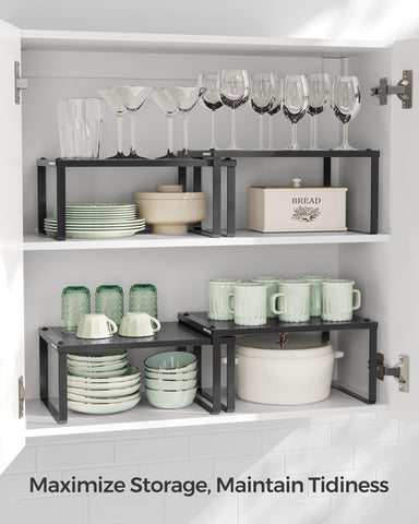 SONGMICS UKCS001B01: diseño perforado atractivo, da estilo a la cocina sin perder funcionalidad.