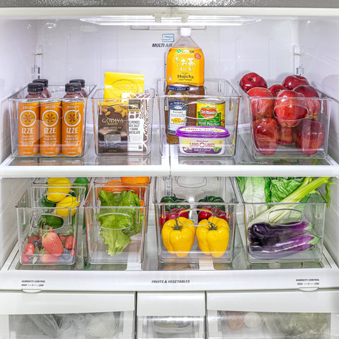 Nevera limpia: cajas Sorbus transparentes para almacenamiento seguro de alimentos.