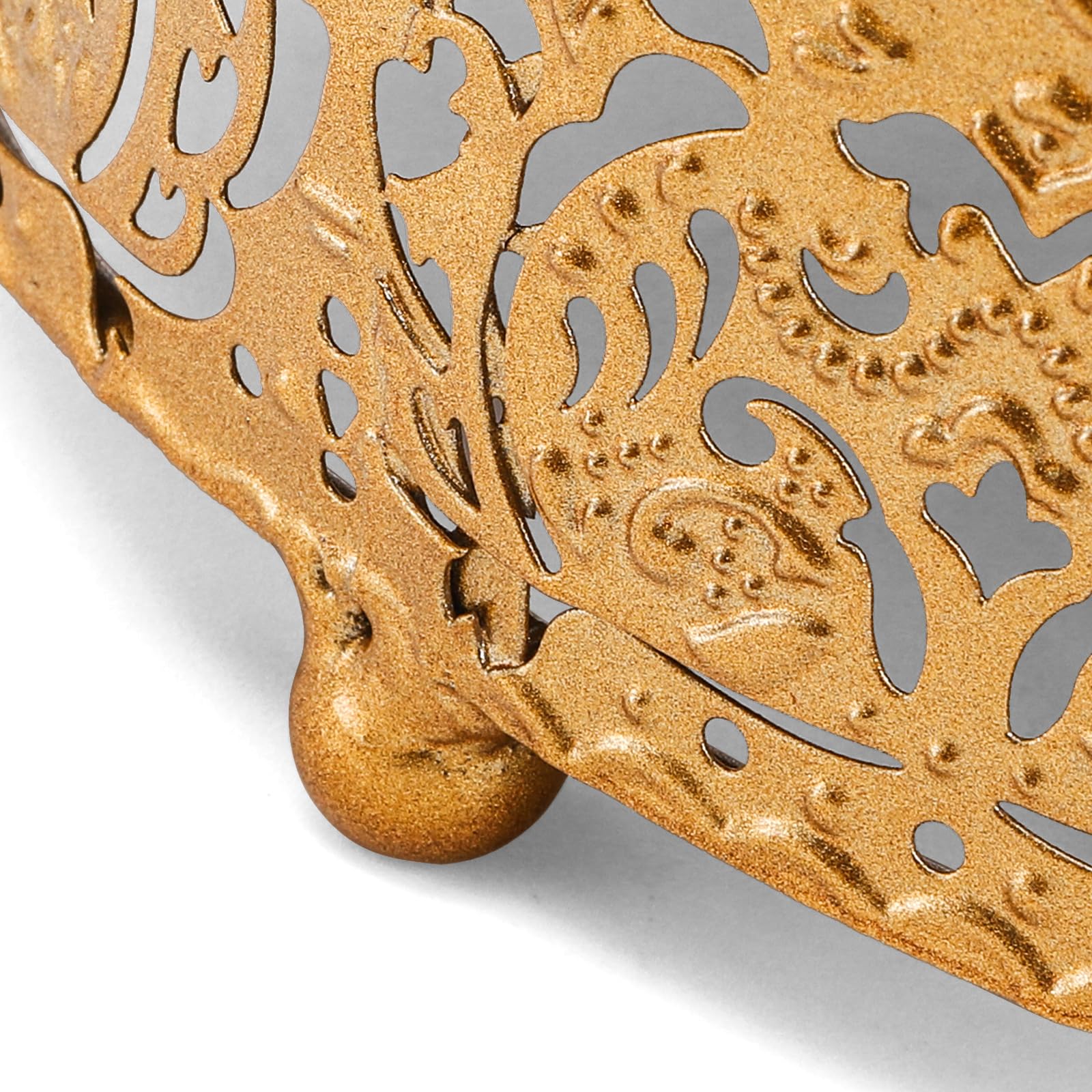 SOUJOY detalle floral metálico lateral realza la decoración de la mesa