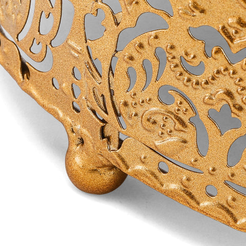 SOUJOY detalle floral metálico lateral realza la decoración de la mesa
