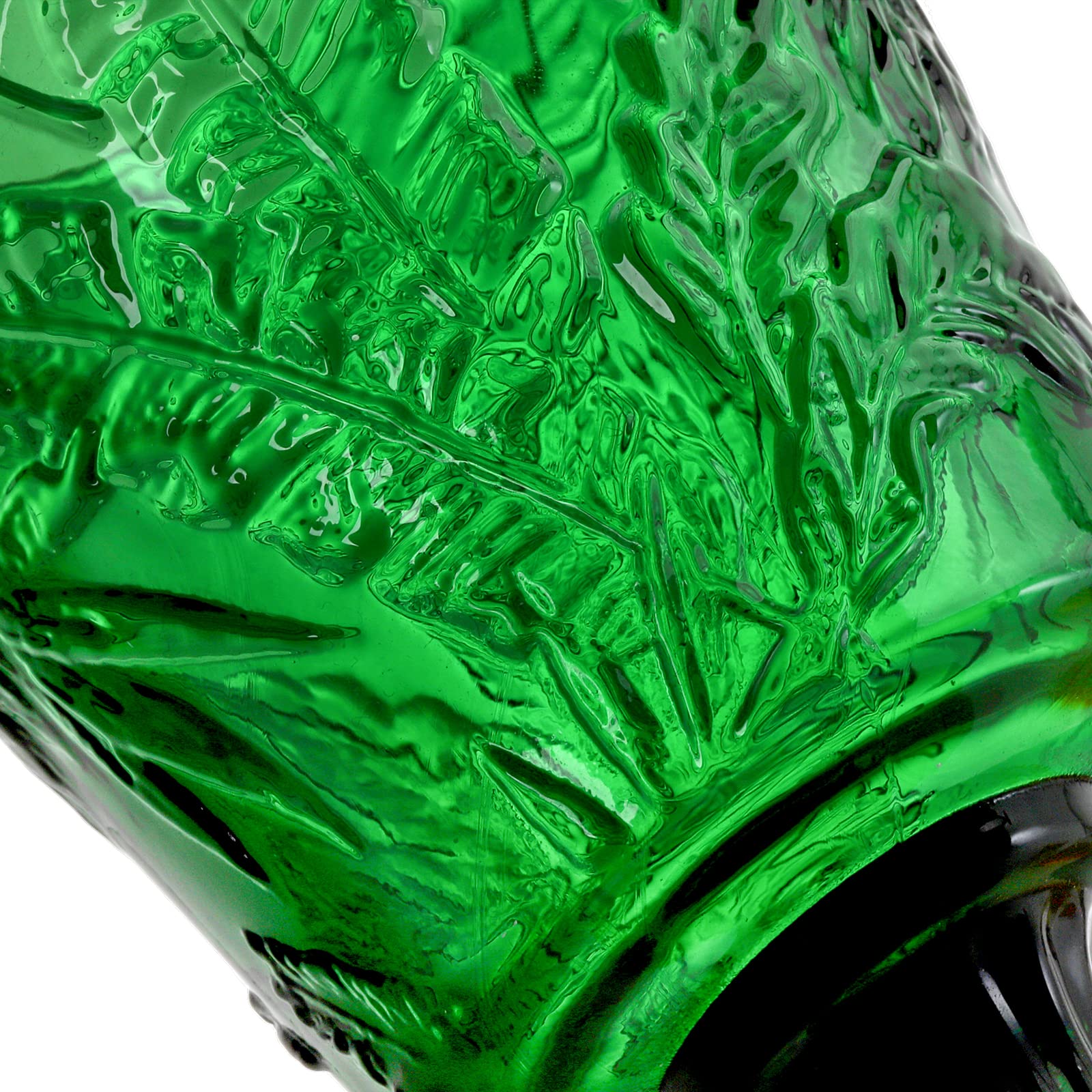 Vaso SOUJOY agua verde con relieve, diseño vintage que crea atmósfera en reuniones.