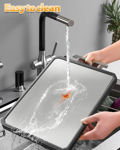 SOURCEBEAT: rallador de ajo integrado para condimentos rápidos.