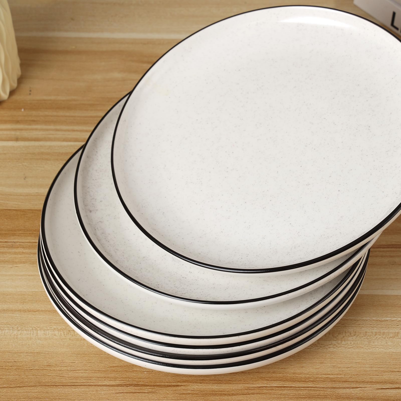Plato SOVEGLEE regalo ideal para casa, blanco con puntos negros glaseados.