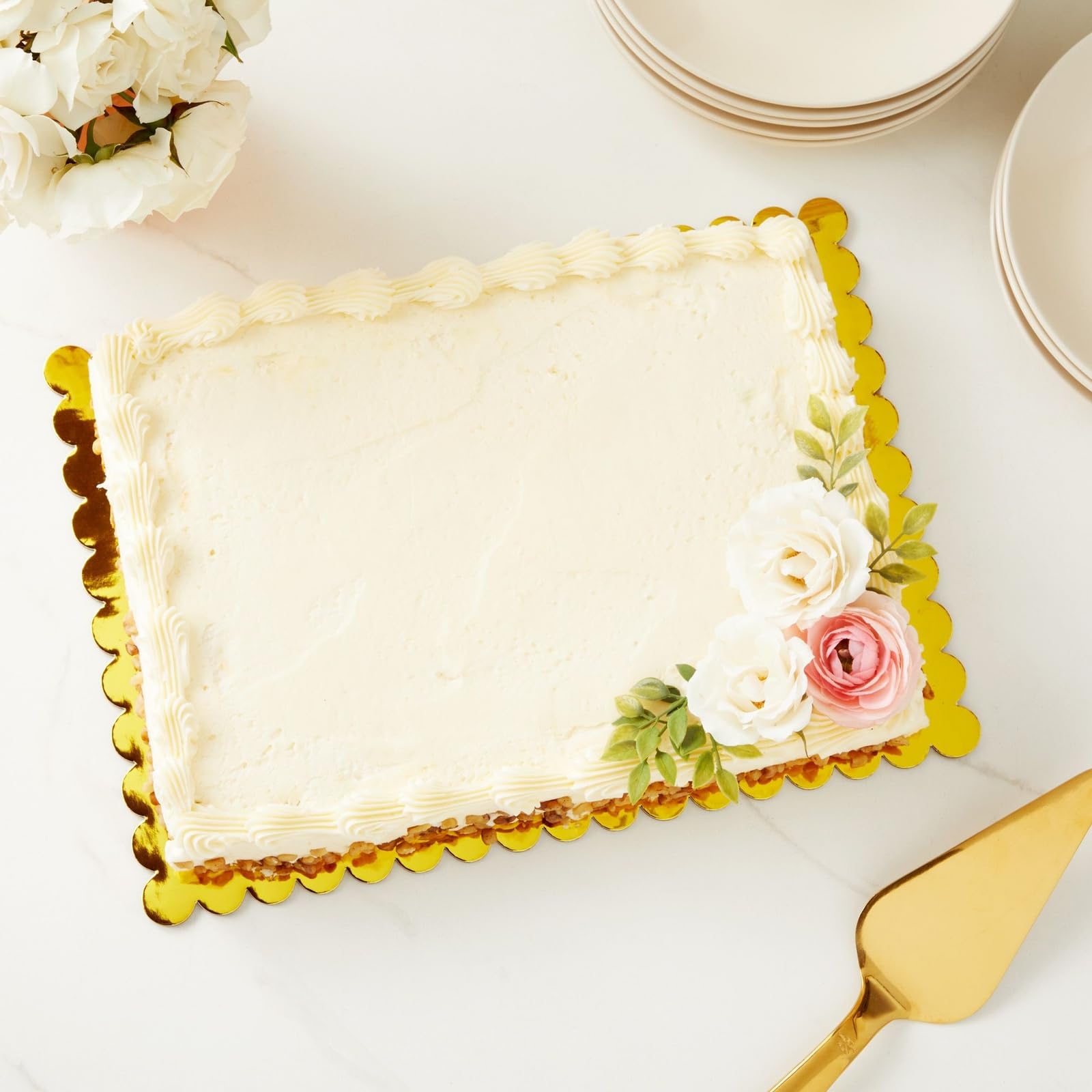 Sparkle and Bash base para cupcakes dorado rectangular 10x14, ideal para presentaciones festivas.