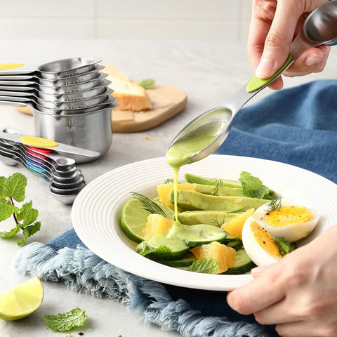 Spring Chef piezas apilables para ahorro de espacio en la cocina.