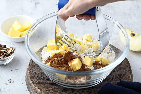 Spring Chef herramientas de corte para fruta y frutos secos con facilidad.