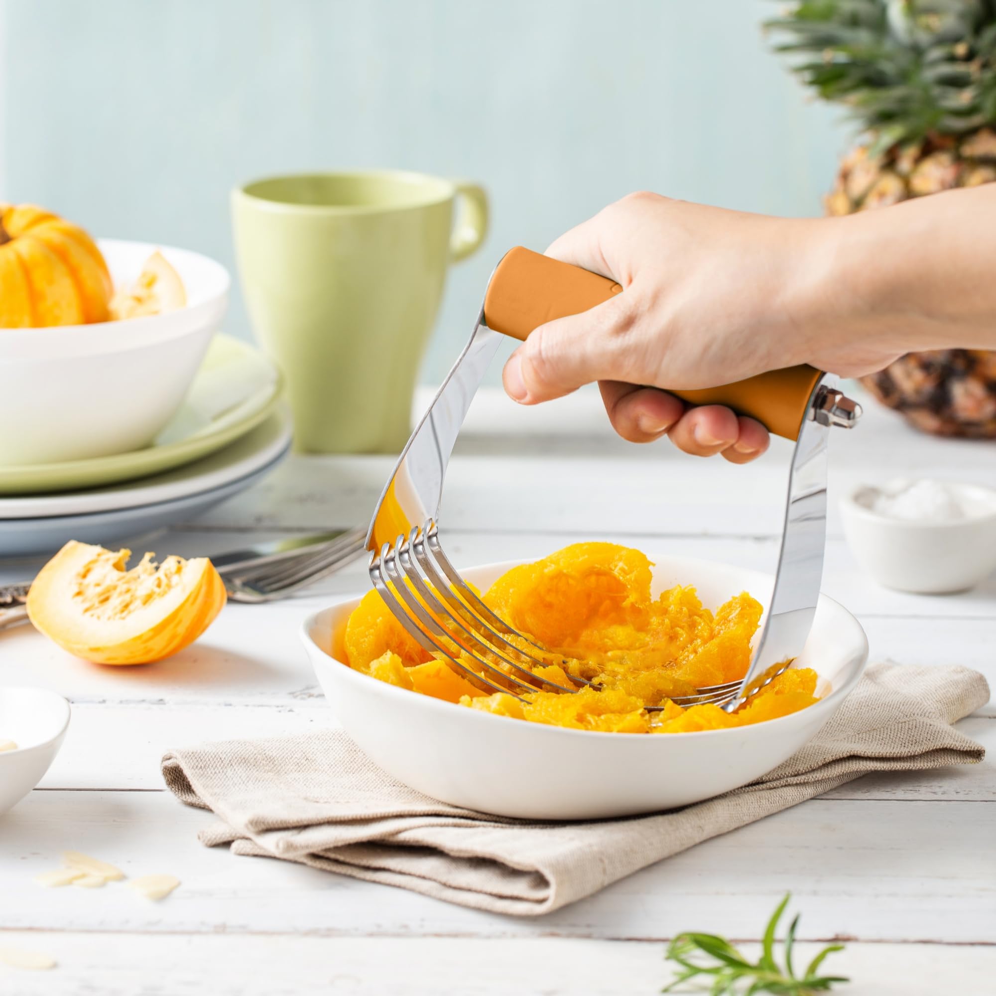 Spring Chef: usos múltiples para cortar frutas y nueces con una sola herramienta.