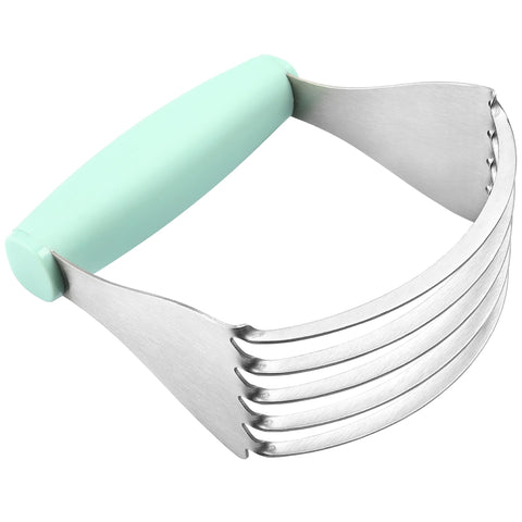 Mantequilla fría cortada con Spring Chef XL para textura deseada