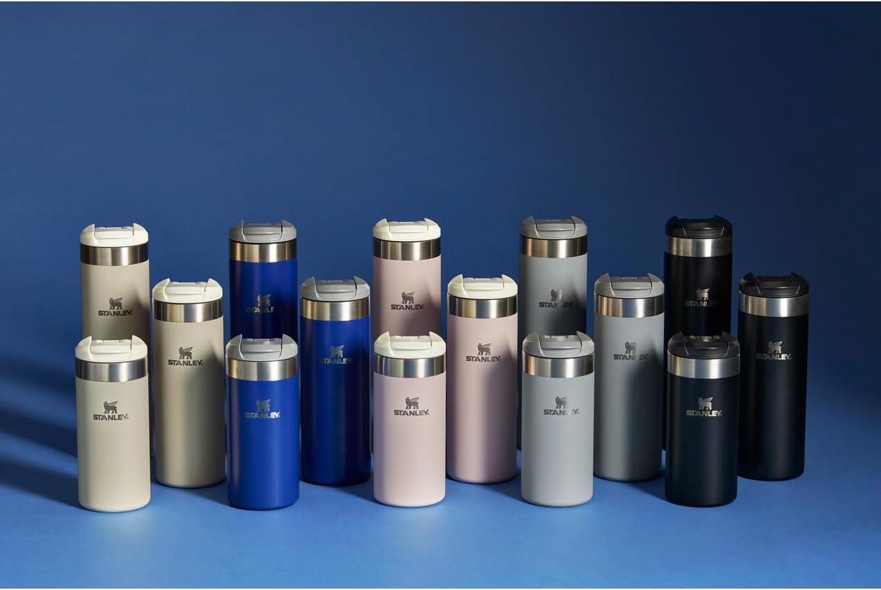 Stanley AeroLight Transit Bottle 20 oz, acabado lila y duradera para viajes.