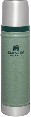 Botella Stanley Classic 20 onzas con boca ancha mantiene bebidas calientes o frías.