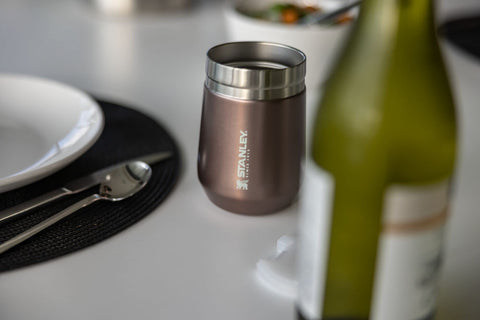 STANLEY GO Diseño ligero, ideal para llevar a fiestas y viajes.