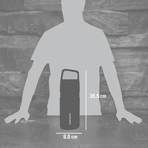 Stanley IceFlow con aislamiento de doble pared para bebidas frías por horas.