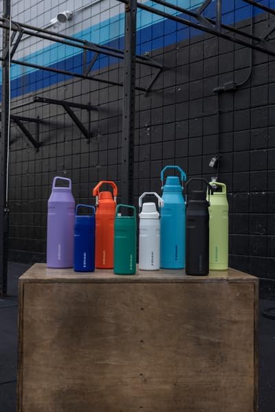 Stanley IceFlow Alpine, color vibrante para aventuras al aire libre.