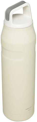 Stanley IceFlow: tapa giratoria con mango angular para beber cómodamente.