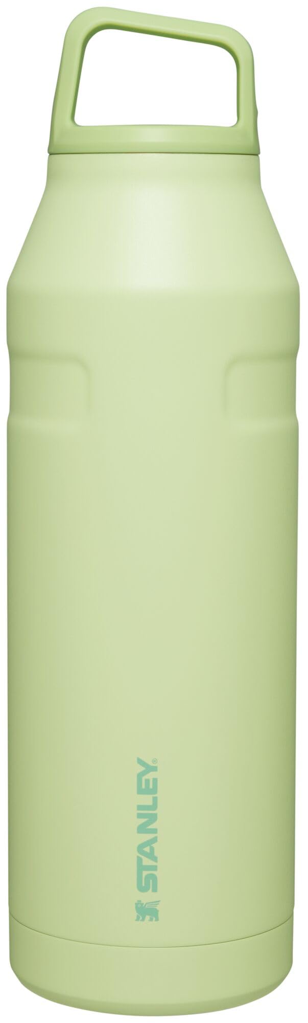 Stanley IceFlow con tapa rotatoria para beber fácilmente en cualquier lugar.