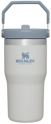 Stanley IceFlow Tumbler 20 oz con asa, ideal para llevar en el coche.