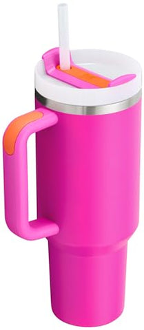 Stanley Quencher H2.0 mango ergonómico facilita transporte.