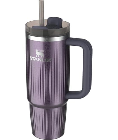 STANLEY Quencher H2.0 con tapa FlowState de tres posiciones evita salpicaduras.