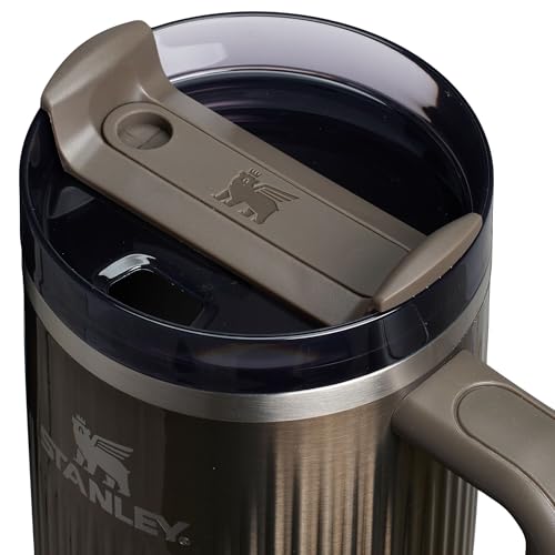 STANLEY Quencher H2.0 de 40 onzas, asa ergonómica para llevar en viajes y reuniones.