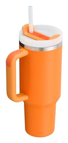 Stanley Quencher H2.0, mango ergonómico, cómodo de sostener durante trayectos largos.