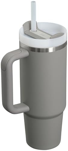 Stanley Quencher H2.0 con tapa FlowState de tres posiciones para evitar derrames.