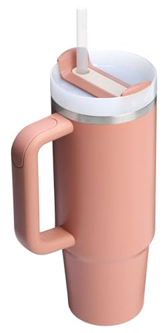 Aislamiento doble de STANLEY Quencher H2.0 mantiene la bebida fría por horas.