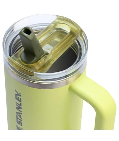 STANLEY Quencher ProTour con aislamiento doble mantiene bebidas frías por horas.