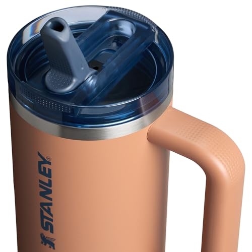 STANLEY Quencher ProTour con aislamiento doble mantiene bebidas frías por horas.