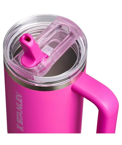 Stanley Quencher ProTour de 30 onzas conserva la temperatura y evita recargas constantes