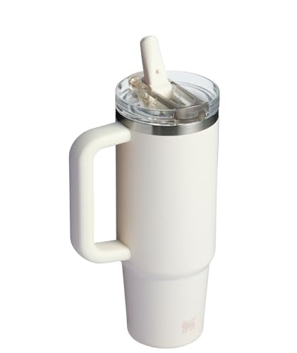 Mango cómodo de STANLEY Quencher ProTour, texturizado para agarre seguro.