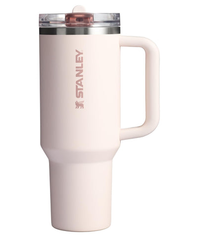 STANLEY Quencher ProTour con pajilla integrada para beber cómodo y sin derrames.