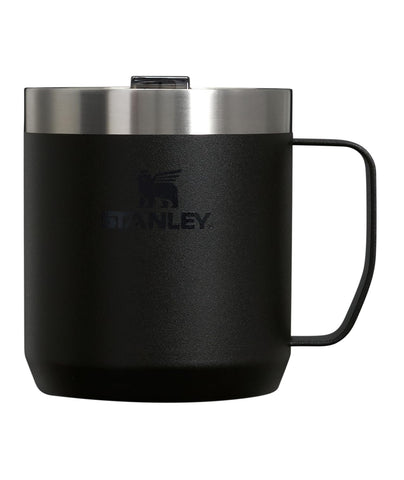 STANLEY Stay-Hot Camp Mug con tapa presión, ideal para evitar derrames al exterior.