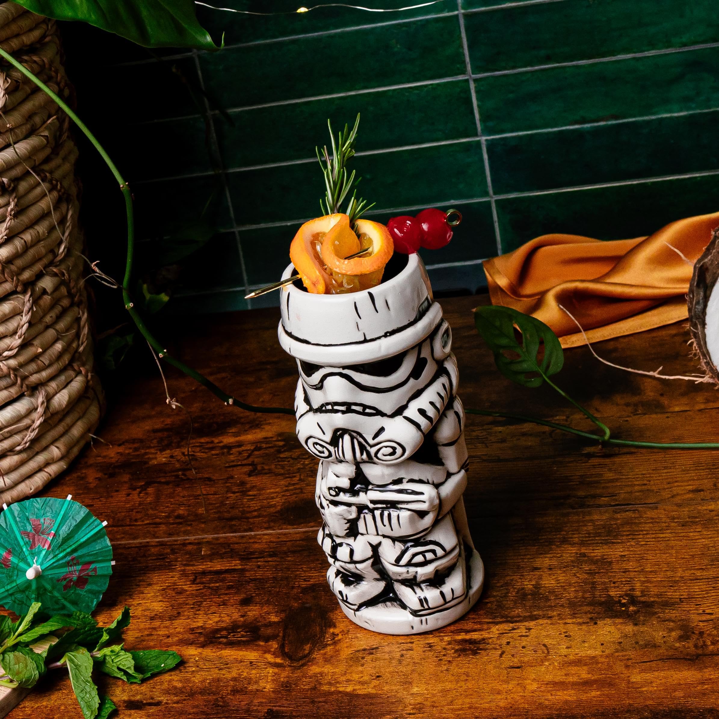 Geeki Tikis Stormtrooper, apta para microondas y lavavajillas.