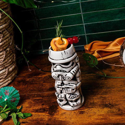 Geeki Tikis Stormtrooper, apta para microondas y lavavajillas.