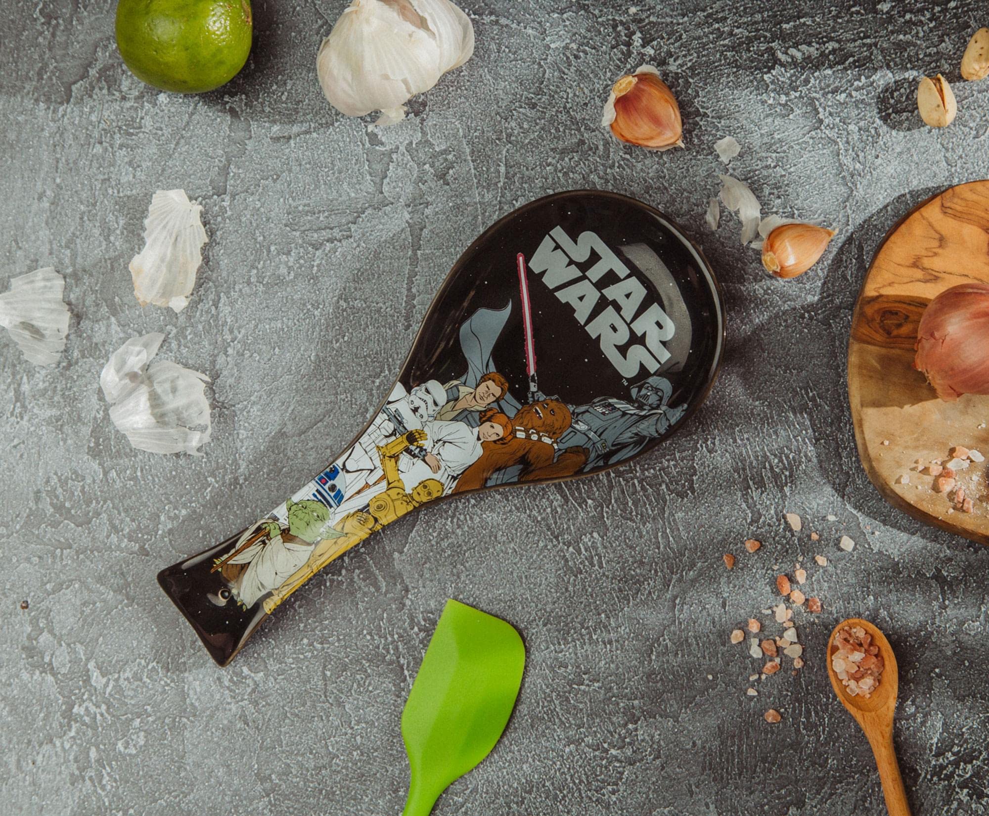 STAR WARS reposacucharas cerámico con Princesa Leia, añade encanto icónico a la cocina.