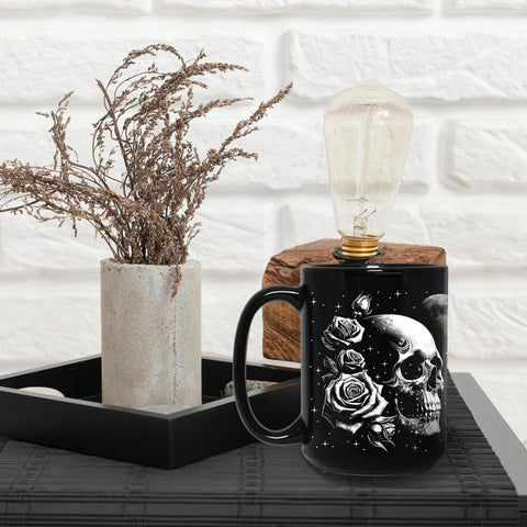 Con 15 onzas, la STARTER FLUID taza cráneo ofrece capacidad para bebidas variadas.