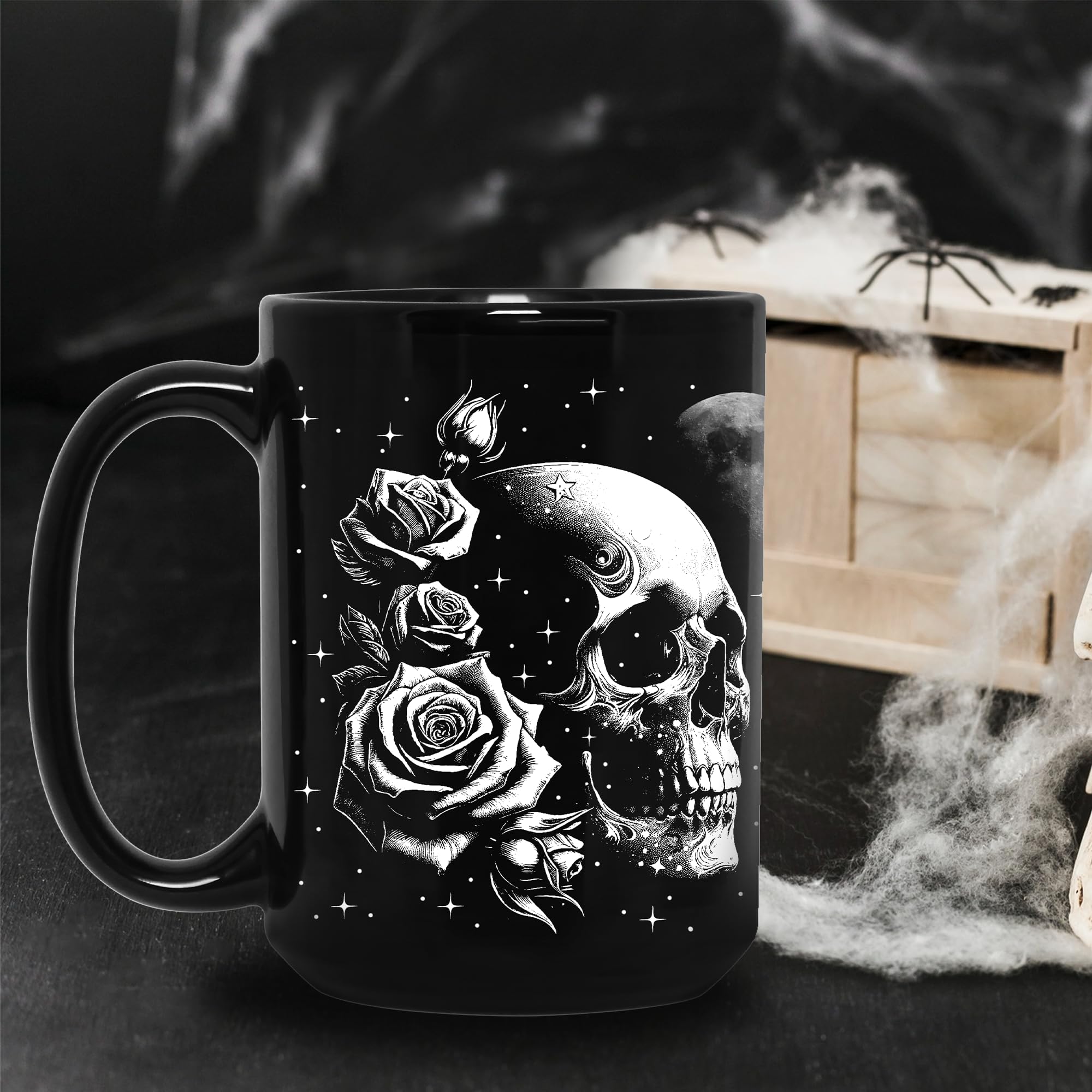 La STARTER FLUID taza cráneo añade estilo gótico a cualquier mesa.