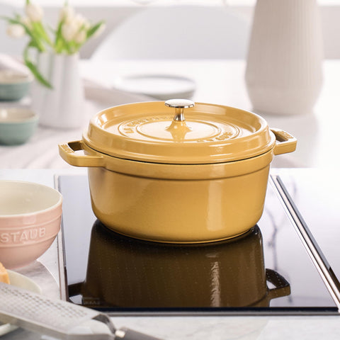 Staub cazoleta de hierro forjado 4 qt Citron, tapa con púas interior devuelve jugos.