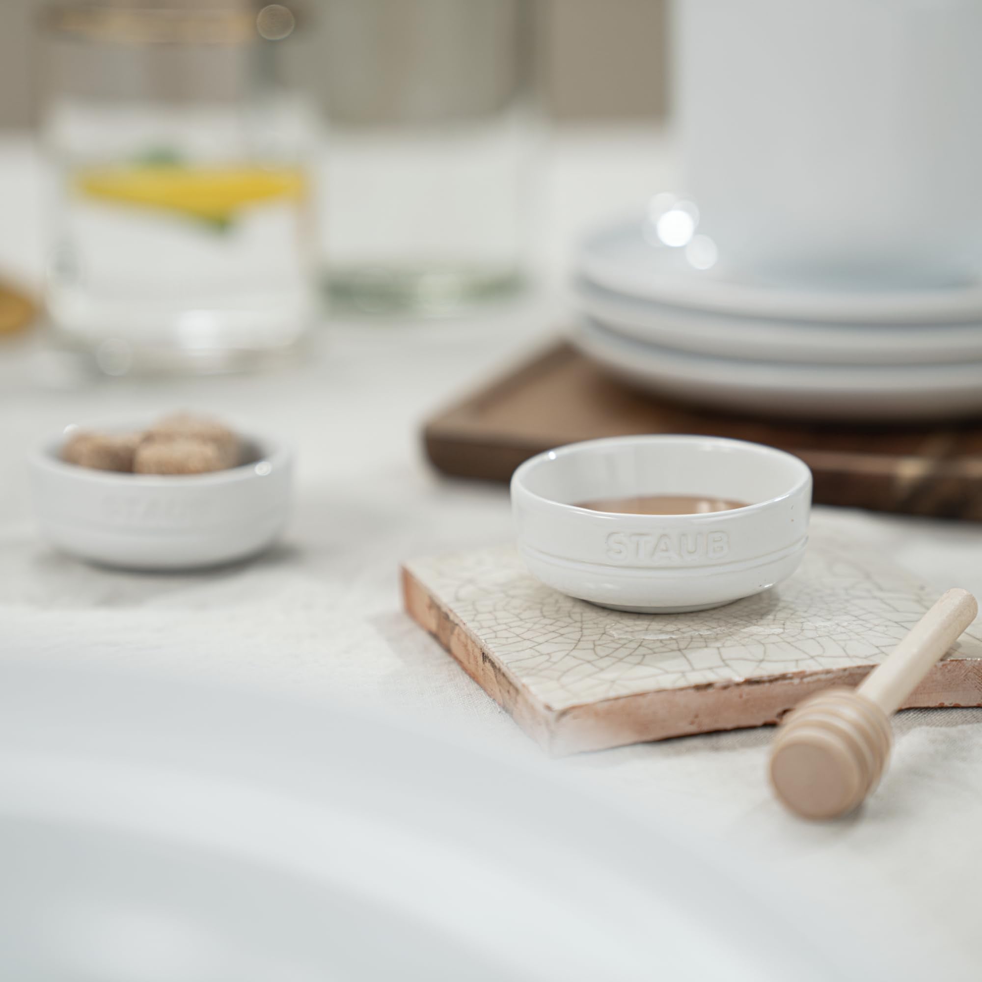 Tazones STAUB para cereal blancos, duraderos y aptos para microondas.