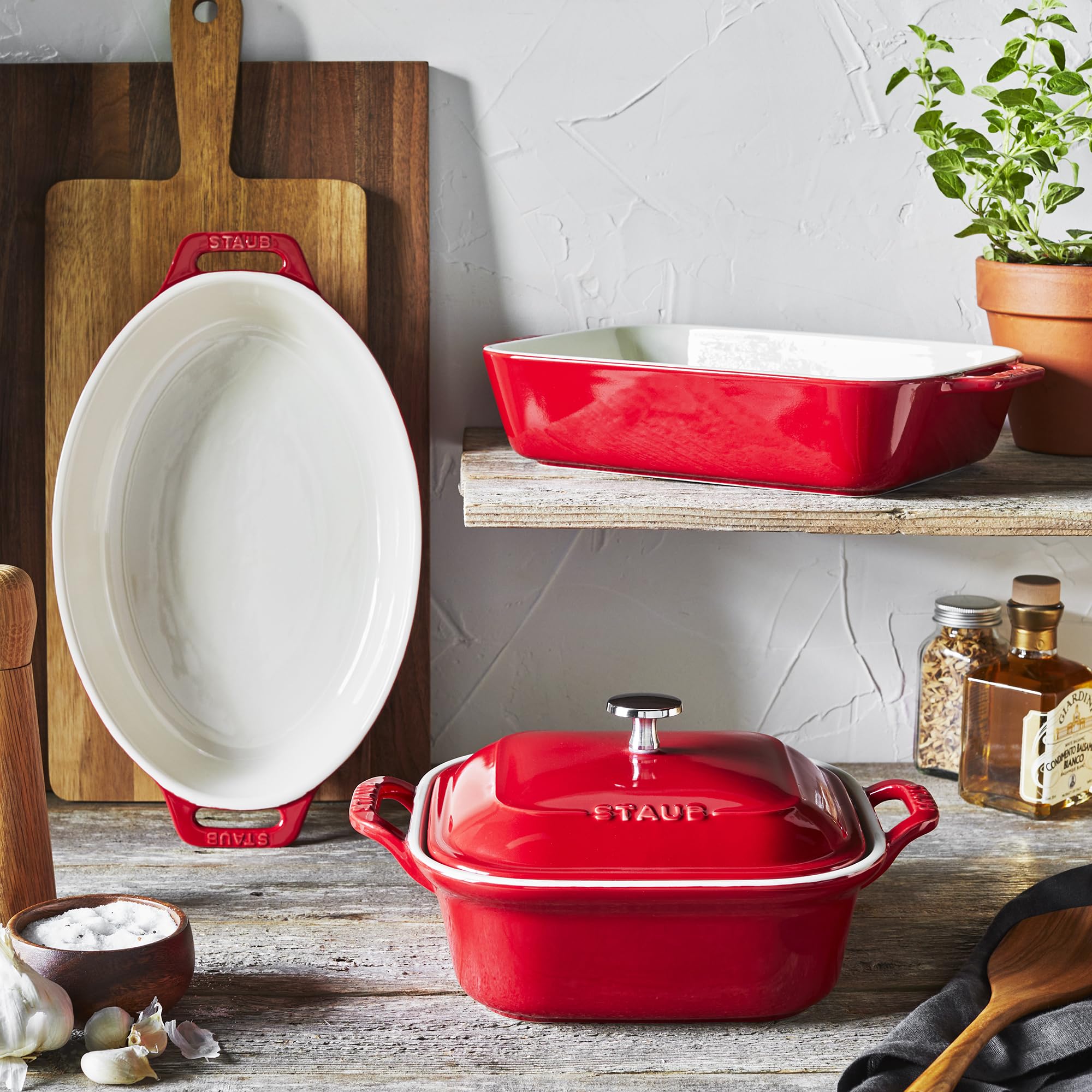 STAUB uso mesa para transición elegante de horno a mesa