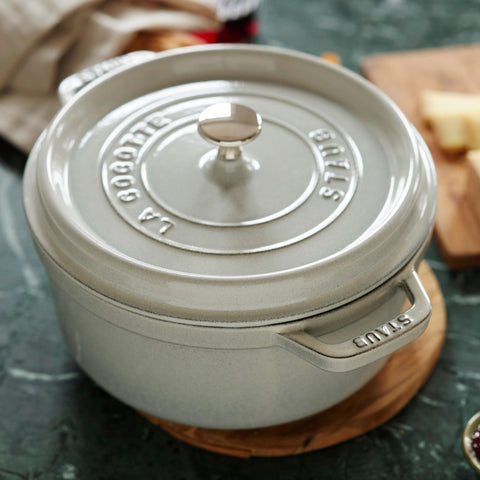Staub cocotte base esmaltada compatible con todas las estufas